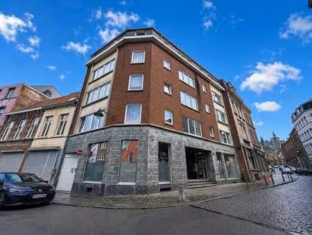duplex 3 chambres en plein centre de mons-petite copropriété