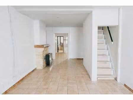 maison pratiquement située