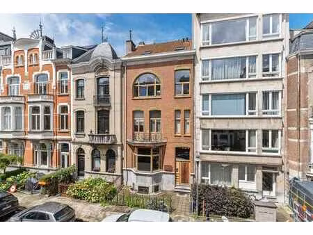 manoir authentique à vendre dans le quartier de markgrave
