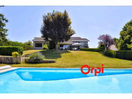 villa de luxe à vendre dans le quartier l'horloge