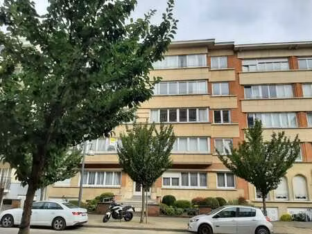 très bel appart de 130 m² semi-meublé  3 ch et garage