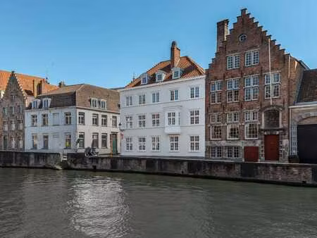 vivre au bord de l'eau  en plein cœur de bruges