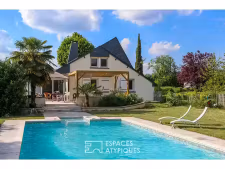 maison d'architecte avec piscine et gîte au coeur des vignes