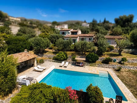 villa de luxe à vendre à tourrettes-sur-loup