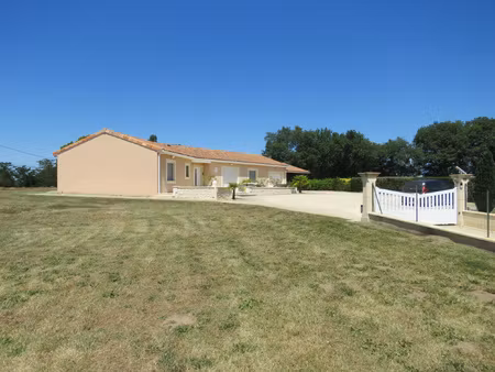 maison contemporaine (rénovée) (117m2)  en plain pied - cons