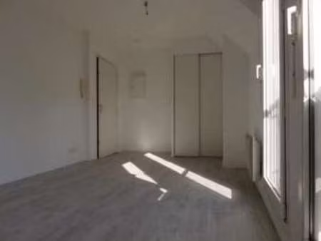 location appartement t1 à caen bas venoix - st ouen (14000) : à louer t1 / 19m² caen bas v