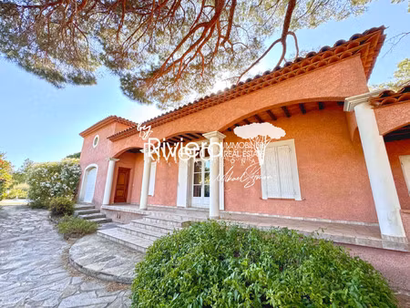 villa de luxe à vendre à cavalaire-sur-mer