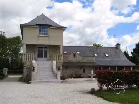 propriete de 3 hectares avec piscine  chalets et etangs