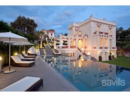 villa de luxe à vendre dans le quartier le cap