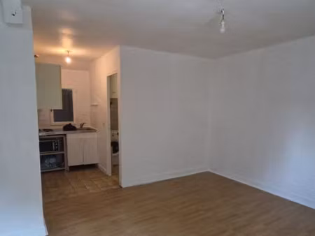 studio / 27m² / roissy-en-brie (rer e)