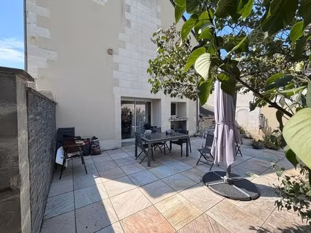 maison de bourg à vendre sur notre dame d'allencon  avec stationnement privatif