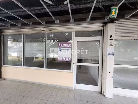 local commercial baie mahault 42 92 m2