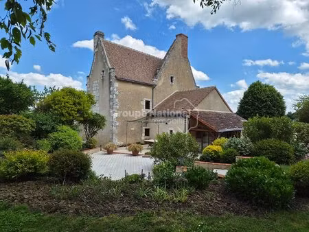 maison de caractère xvème rénovée 192 m² 5 ch terrain 2 566 m² sans vis-à-vis