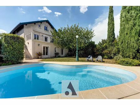 vente maison 6 pièces 161 m² bron (69500)