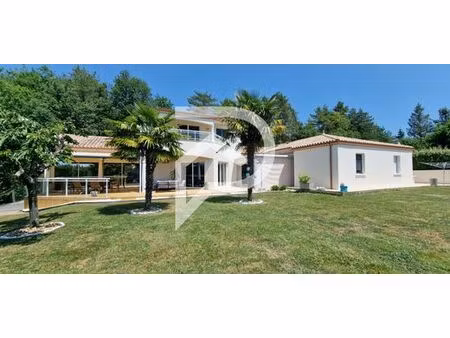 maison de luxe 5 chambres en vente à champcevinel  nouvelle-aquitaine