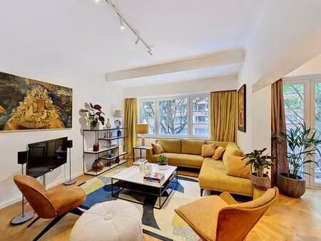 molière : somptueux appartement meublé + parking