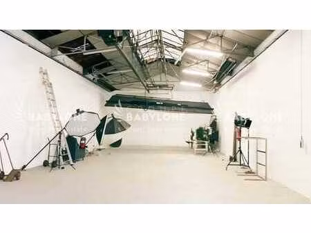 location local d'activités 562 m²