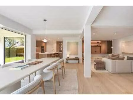 rez-de-jardin (3 ch.) exceptionnel dans une villa-résidence