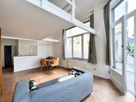 *bureau à deux pas de l'avenue louise*