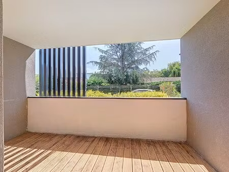 beau t3 avec terrasse et parking en sous-sol