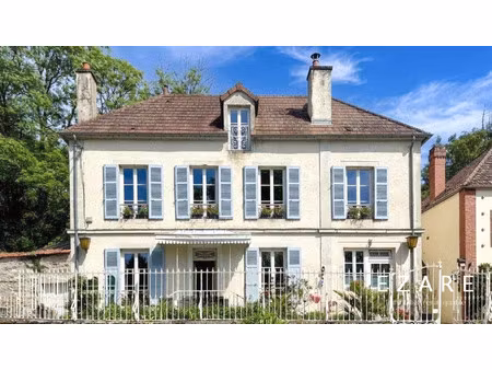 maison de luxe à vendre dans le quartier les roles-saint martin