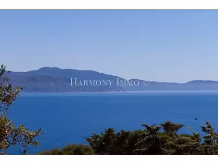 villa avec une très belle double vue mer au calme.