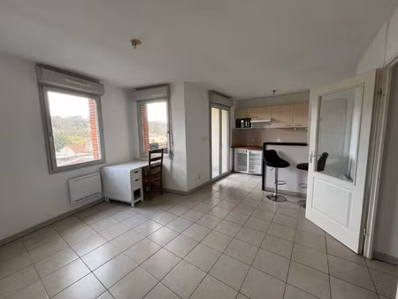 pibrac  proche gare  appartement t2 avec balcon  parking et