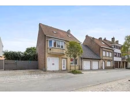 spacieuse maison à vendre à la panne  centre !