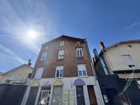 immeuble 5 appartements et un local commercial