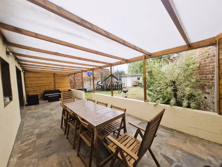 maison rénovée avec grands volumes  terrasse couverte et jardi