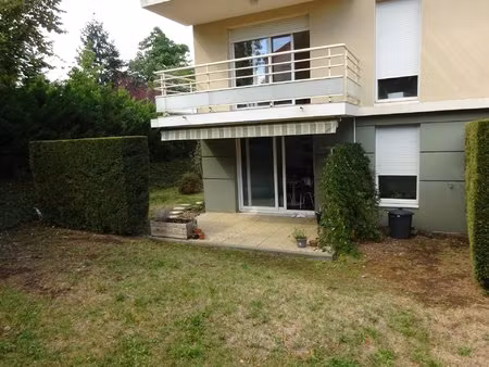 f3 avec terrasse et jardin privatif  clermont-fd