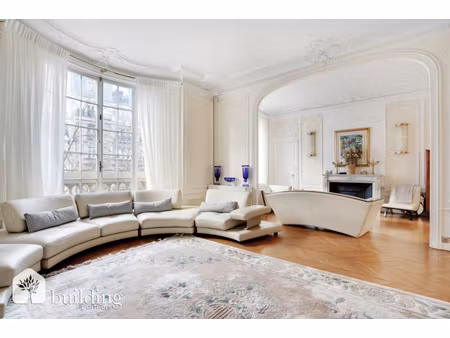 paris 17e - ternes - 8 pièces - 265 m² avec balcon