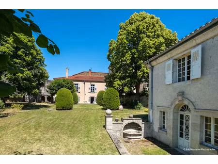 vente propriété 9 pièces 305 m² à le puy-en-velay (43000)  295 000 €