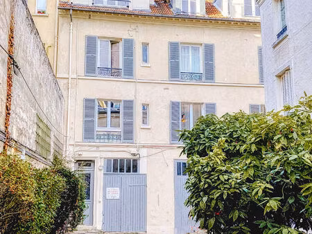 versailles notre-dame les prés appartement 3 pièces 67 m² au sol situé au 3eme et dernier 