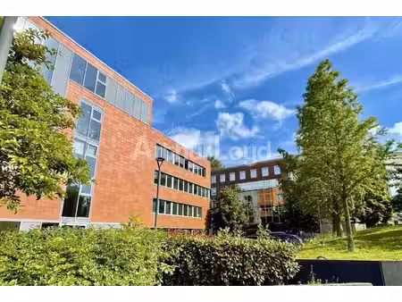 location bureaux 174m²