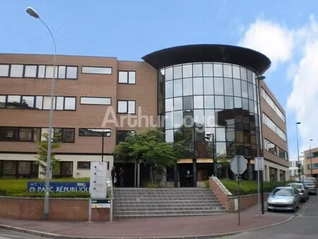 location bureaux 327 m²