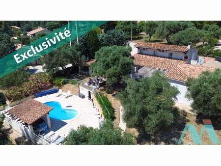 maison 7 pièces 163m2 avec garage et dépendance sur terrain