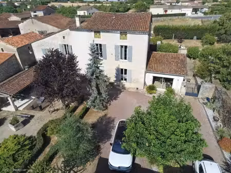 ancien presbytère avec 4 chambres à verteuil-sur-charente