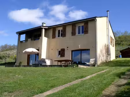 maison individuelle de quatre chambres dans la belle cerdagne  pyrénées espagnoles...