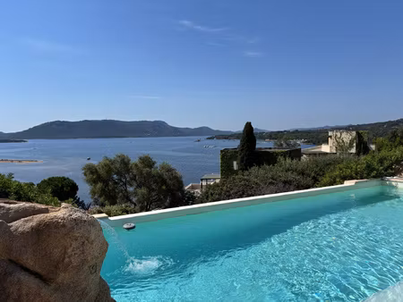 villa de 176m2 sur 2 niveaux avec piscine et vue panoramiqu