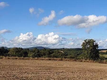 terrain constructible et viabilisé de 2061 m2 proche montdurausse
