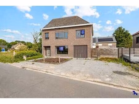 maison mitoyenne calme avec garage  jardin et possibilité de