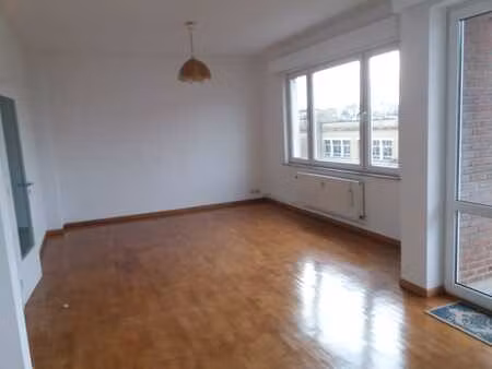 bel appartement lumineux avec garage