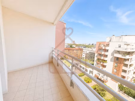 place victor hugo - appartement 3 pieces avec cave parking et ba