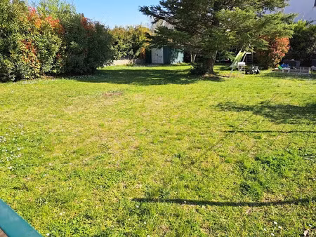 vente terrain 400 m² à pélissanne (13330)  212 000 €