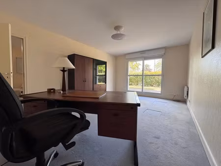 vente locaux professionnels 4 pièces 72 m² à saint-cyr-sur-loire (37540)  230 000 €