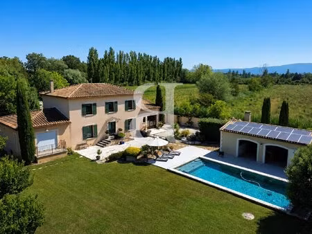 villa avec piscine et dépendances au thor