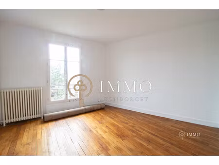 studio sur rue calme