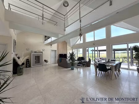 maison de plain pied de 8 pièce(s) 340 m² au sol