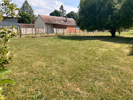 en exclusivite superbe terrain de plus de 2700m²